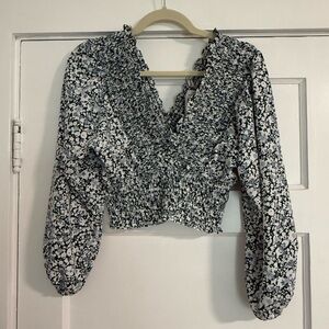 Abercrombie Floral Long Sleeve Cinched Crop Top- size small